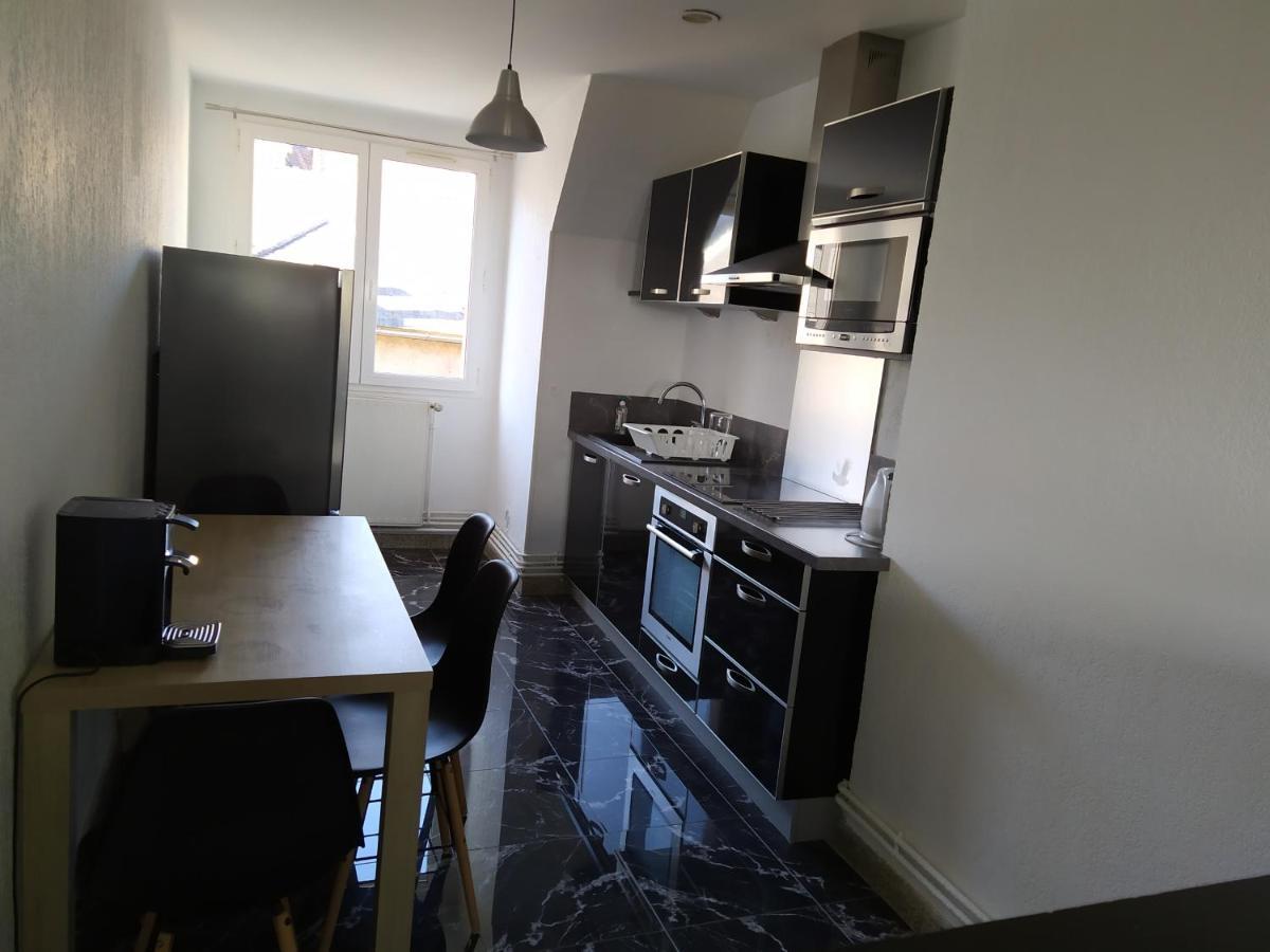 Bel Appartement En Plein Coeur De Ville Льо Крезо Екстериор снимка